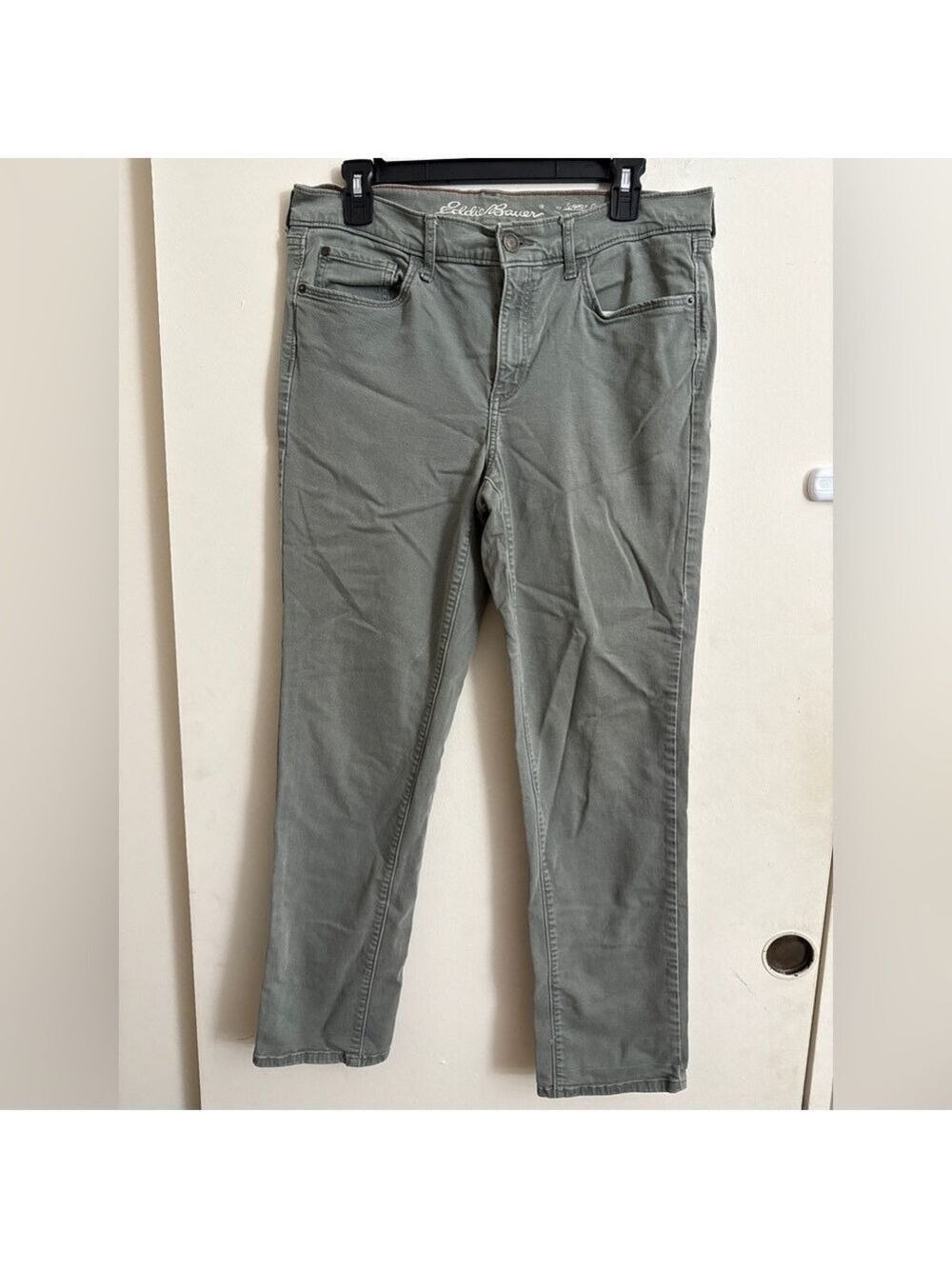 Eddie Bauer Women’s Slightly Curvy Casual Preppy Slim Straight Jeans Size 12